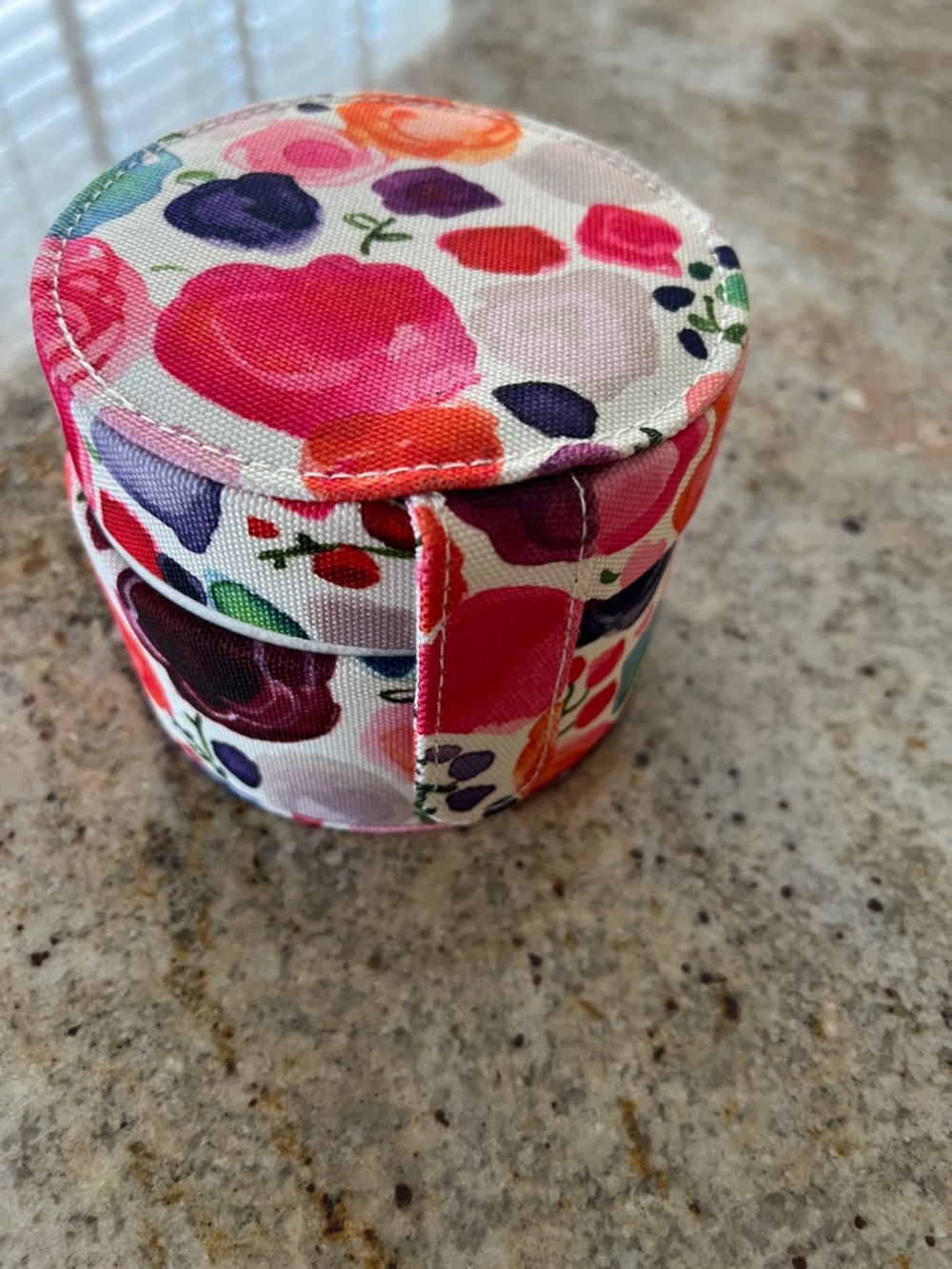 kate spade Floral Multicolor Round Jewelry Case